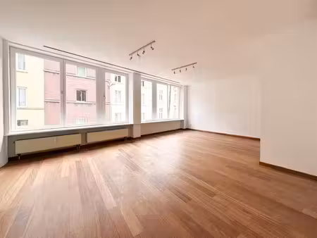 bureau lumineux + airco – quartier louise  1re occupation