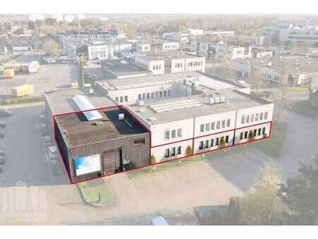 344 m² de bureaux avec 250 m² d’entrepôt  60 m² de mezzan...