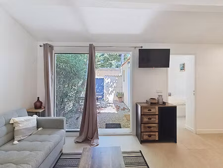 t2 dans une residence avec piscine