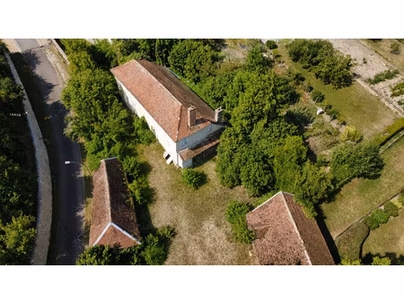 ensemble immobilier à rénover à isle aumont  proche de troye