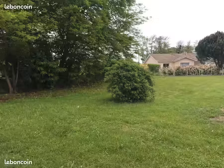 terrain 700 m² cardan