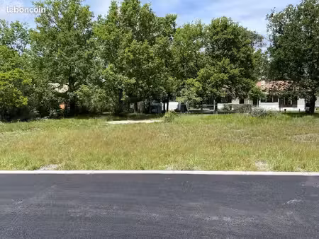 terrain 773 m² hourtin