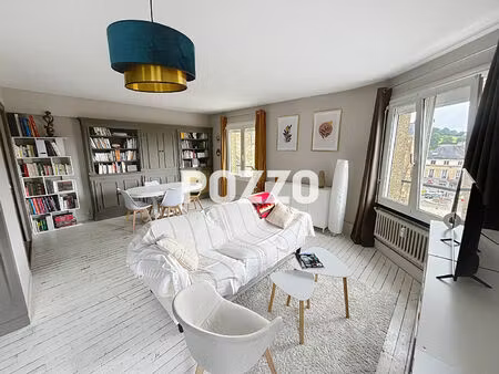 a vendre  appartement de 5 pieces principales (98m²) au coeur du centre ville de vire norm