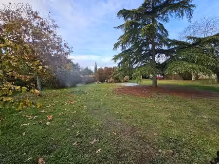terrain 555 m² daignac