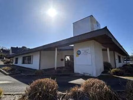 location bureaux et commerces à quimper (29000) : à louer / 136m² quimper