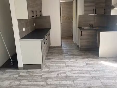 loue f3 85m²