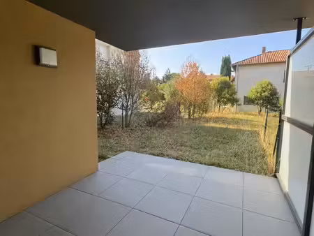 t2 meublé avec jardin de 90 m² et garage – seyssuel