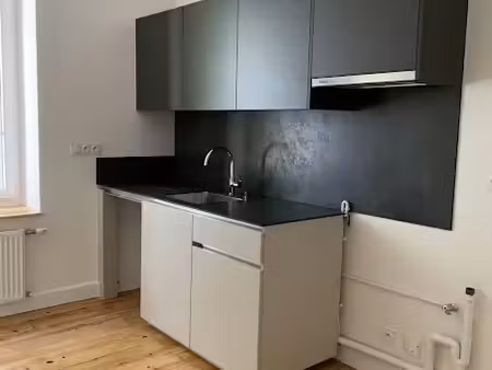 location appartement 4 pièces 87 m² à thiers (63300)  550 €