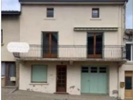 location maison de village