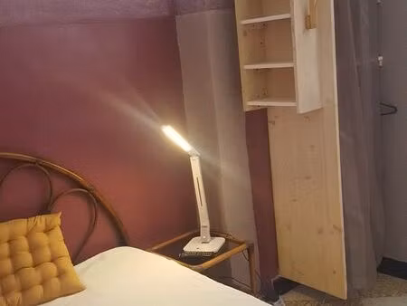 chambre avec commodités