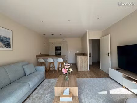 t2 meublé 42 m² – gujan-mestras – balcon – 2 places de parking