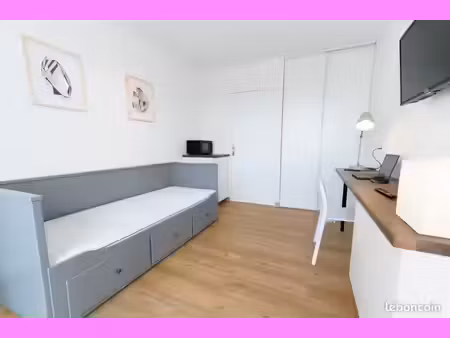 t1 rénové avec balcon longchamp