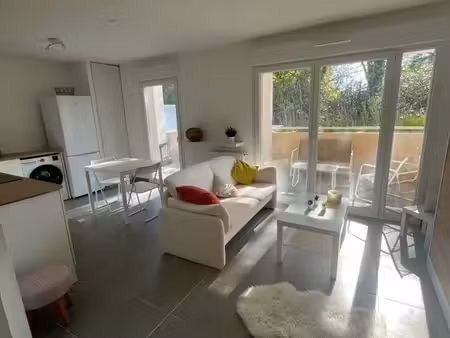 rare - location studio neuf meublé + terrasse + box fermé dans résidence sécurisée avec cl