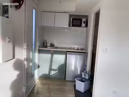 studio indépendant dans maison grand terrain