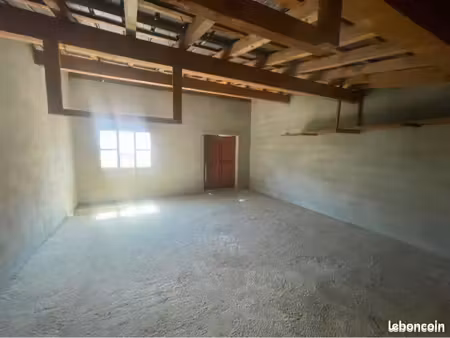 grand garage à louer