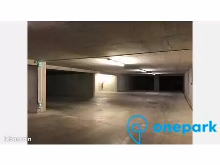 parking/box 12 m² lyon 07