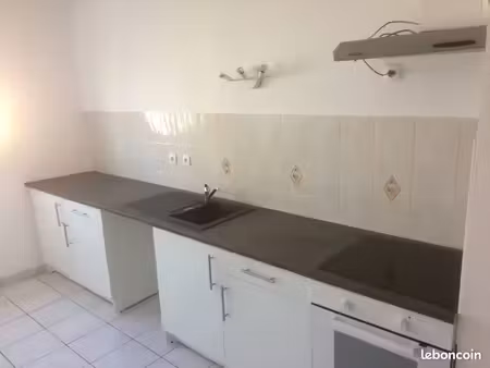lumineux f4 (3ch) 75m2  cuisine equipée  vu degagée