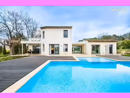 villa céleste – villa de standing avec piscine  vue dégagée et grand terrain