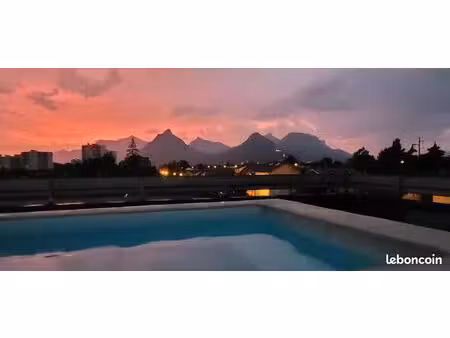 appartement 5 pièces seyssins dans maison atypique avec piscine et jardin