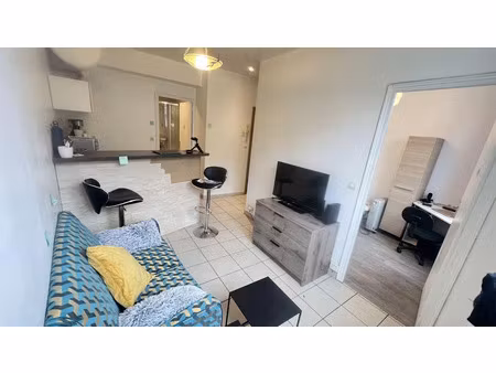 location meublée appartement 2 pièces 27 m² à lille (59000)  660 €
