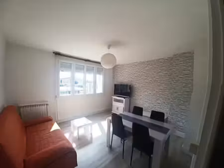 location meublée appartement 4 pièces 65 m² à saint-etienne (42000)  650 €