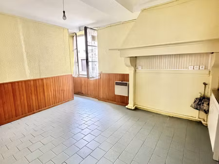 appartement t2 bis à rénover limite saint esprit