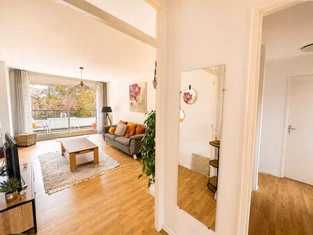 appartement t3 bis de charme avec terrasse - centre de blanquefort 77.48 m2