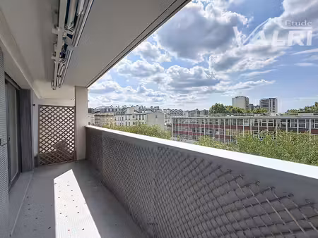 appartement 2 pièces + bureau / chambre d'enfant avec balcon