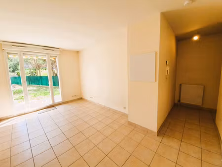 appartement roissy en brie 1 pièce 23.55 m2 - rez-de-jardin