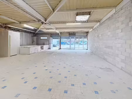 local commercial 128m² à aubagne