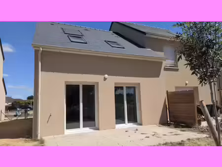 larcay - maison t5/3 chambres garage et jardin