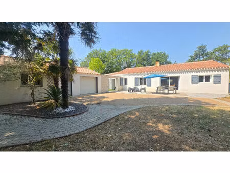 agréable maison de plain-pied entre challans et l'océan !
