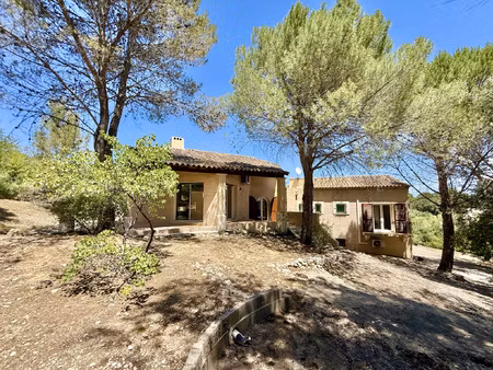 maison familiale de 190 m2 sur un terrain arboré de 2500 m2