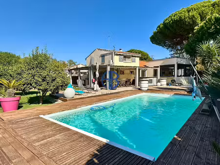 grau d'agde-maison 4 faces avec piscine et dependances