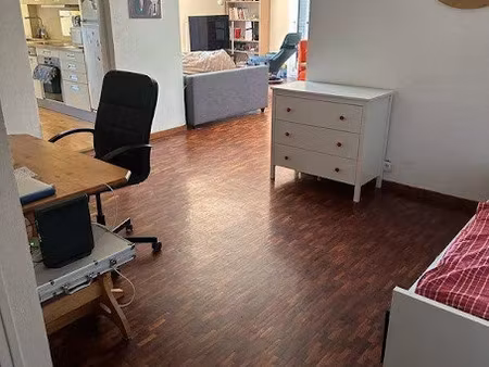 location meublée appartement 4 pièces 80 m² à ferney-voltaire (01210)  1 000 €
