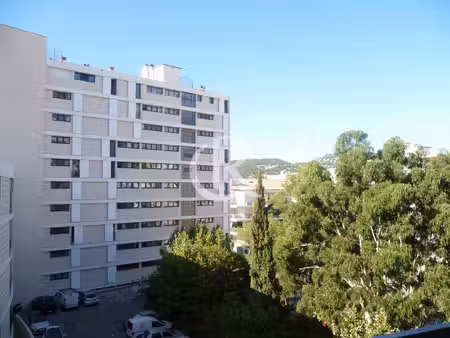 a louer sur hyeres appartement t3 renove