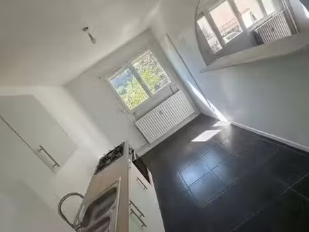 location appartement 3 pièces 78 m² à saint-etienne (42000)  750 €