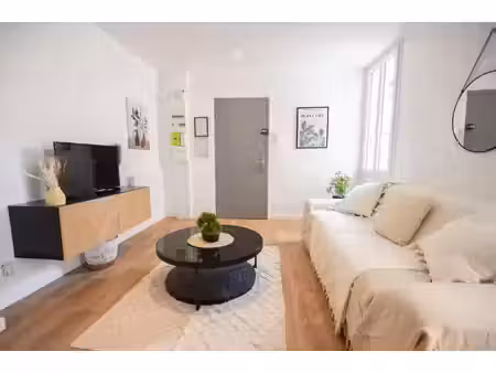 location meublée appartement 1 pièce 53 m² à saint-etienne (42000)  345 €