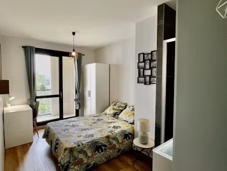 location meublée appartement 5 pièces 76 m² à toulouse (31000)  430 €