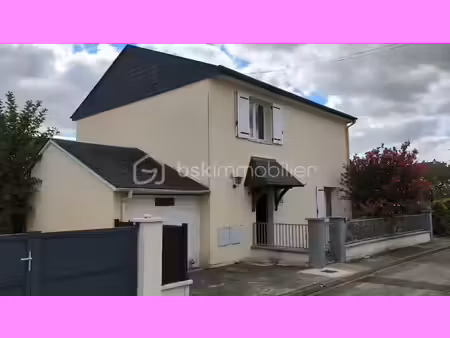 maison de ville de 110 m² à nazelles-negron