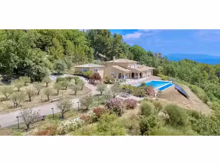 maison avec piscine et jardin seillans (83)