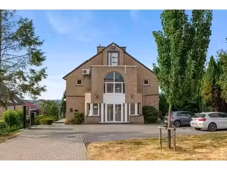 te huur: ruim en instapklaar duplex appartement met garag...