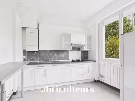 maison de ville avec garage et cour en vente à angoulême - quartier victor-hugo (16000)
