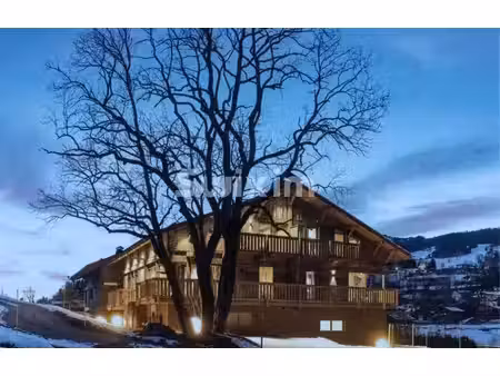 demi chalet à vendre ski aux pieds à megève.