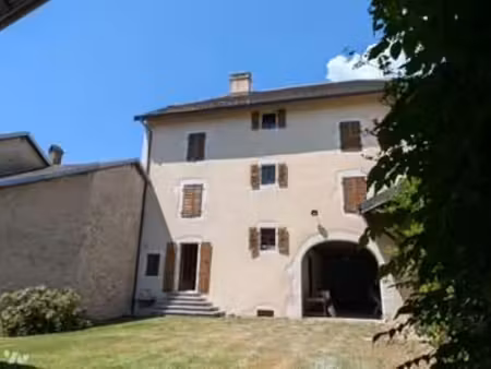 vente demeure d'exception à vesancy (01170) : à vendre / 261m² vesancy