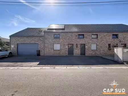 ensemble de 2 maisons jumelées avec 3 appartements