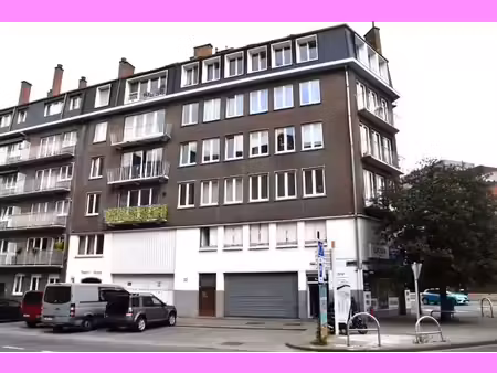 près du centre-ville  spacieux et confortable appartement