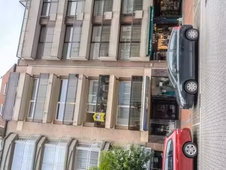 rez-de-chaussée commercial très bien situé  à quelques pas d