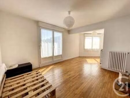 location appartement 3 pièces à brest (29200) : à louer 3 pièces / 64m² brest