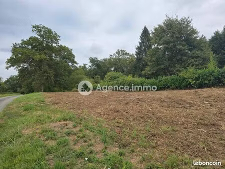 terrain 2380 m² verdets